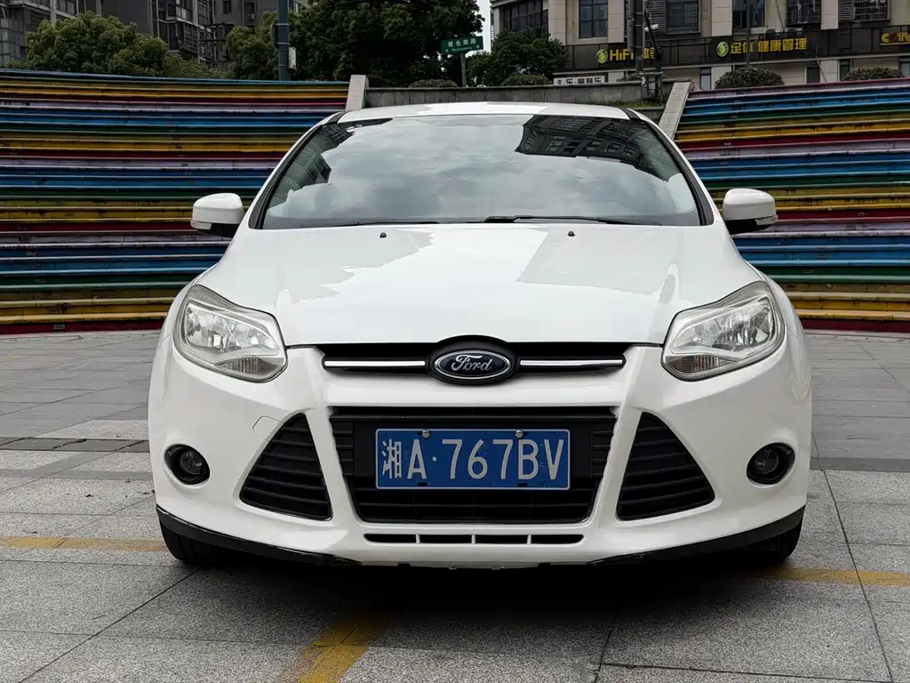 Ford Focus 2012 — фото 2