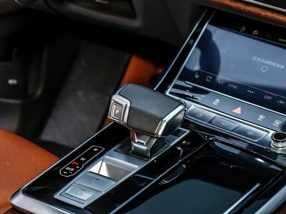 Audi Q7 2023 — фото 29