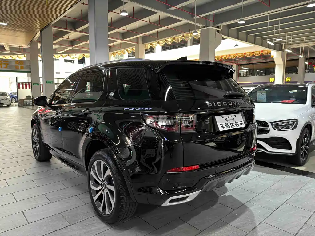Land Rover Discovery Sport 2023 — фото 11