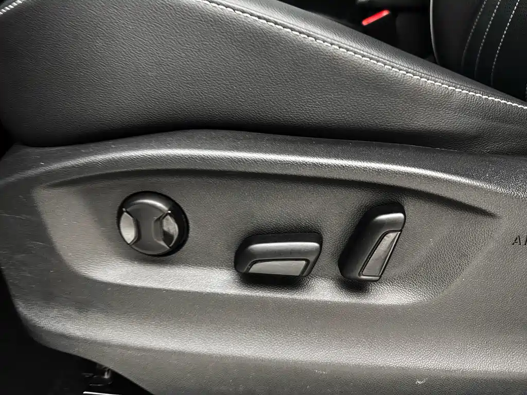 Volkswagen Tiguan L 2023 — фото 18