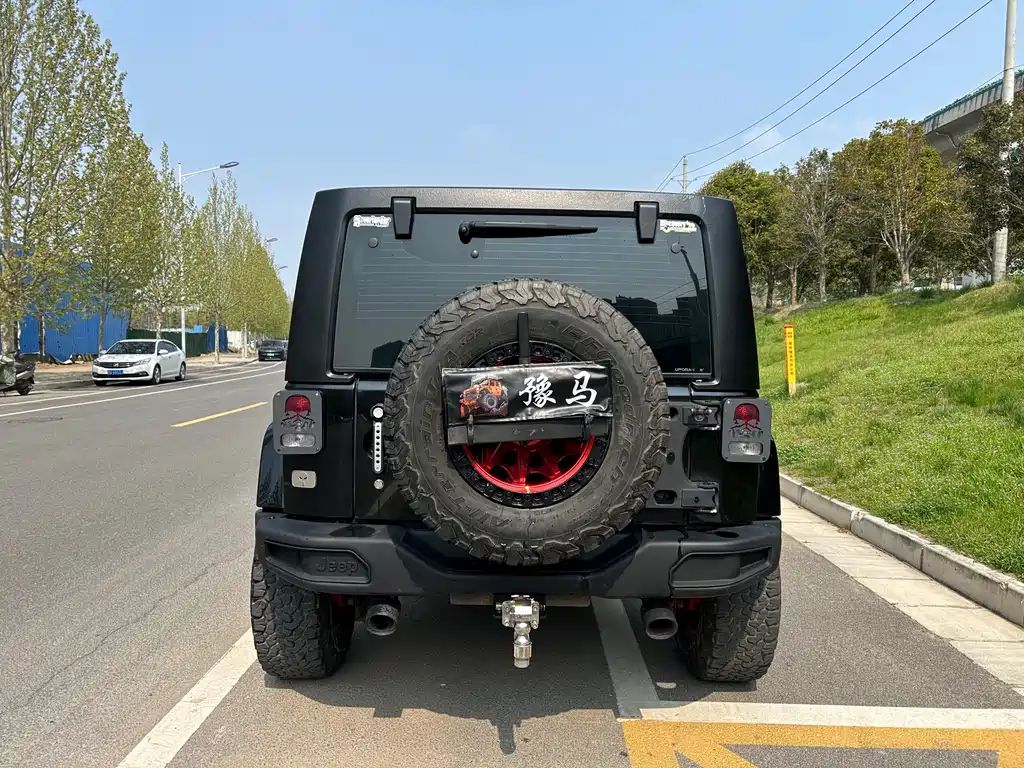 Jeep Wrangler 2018 — фото 6