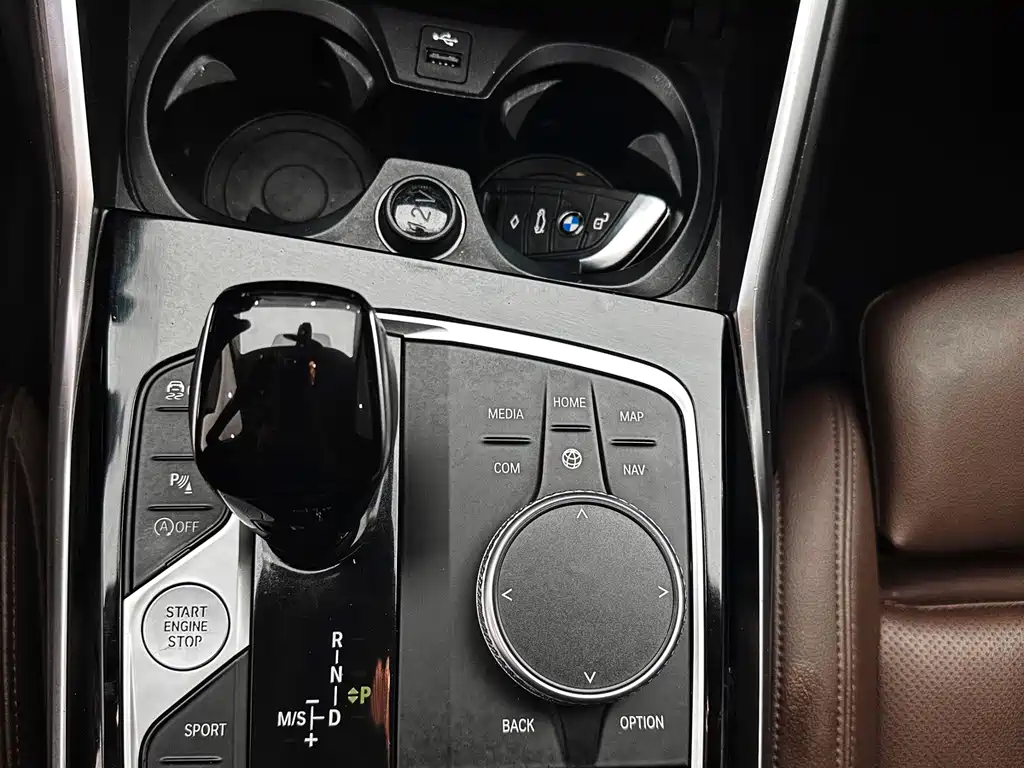 BMW 3 Series 2021 — фото 13