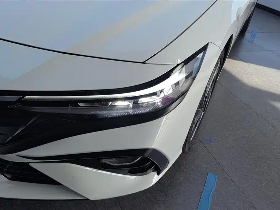 Hyundai Elantra 2023