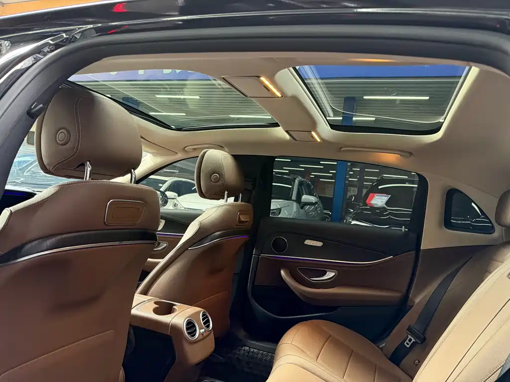 Mercedes-Benz E-Class 2020 — фото 18