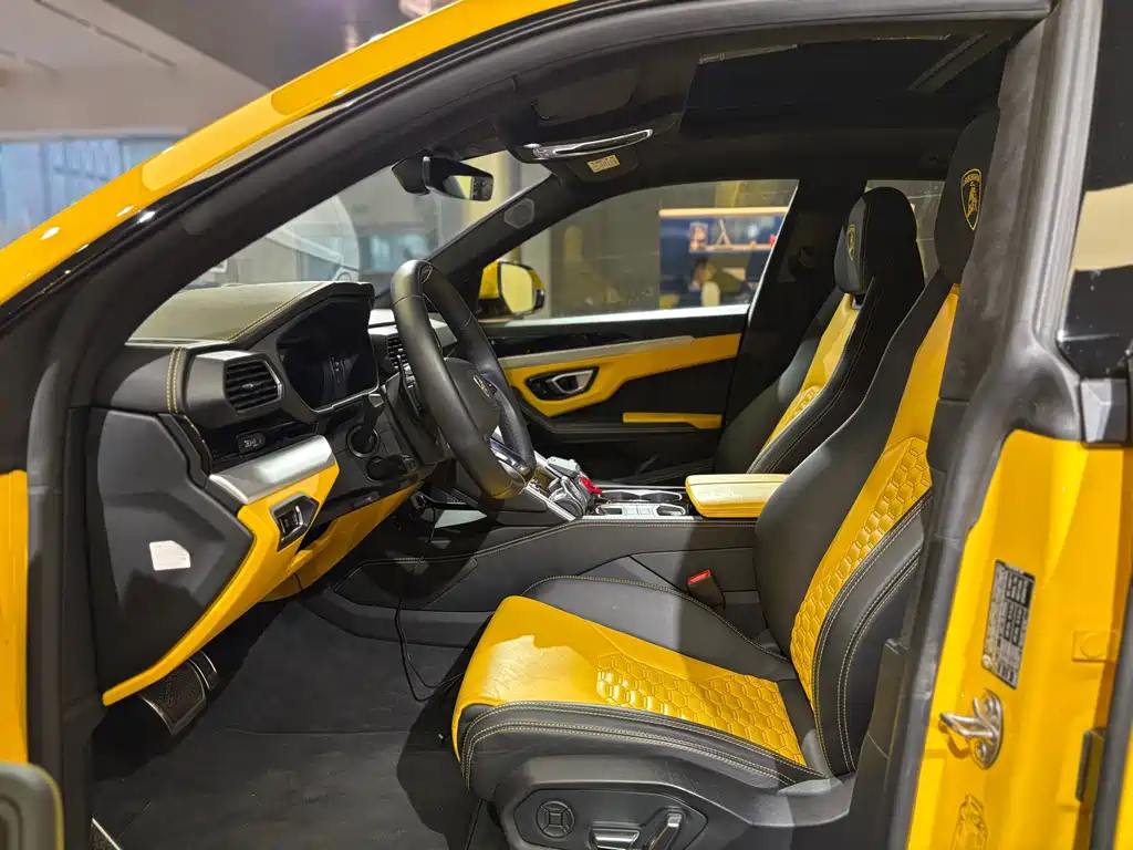 Lamborghini Urus 2019 — фото 9
