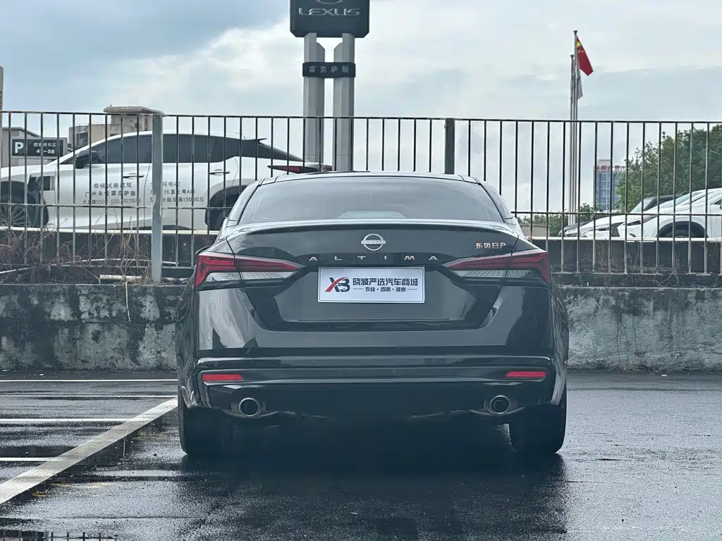 Nissan Teana 2024