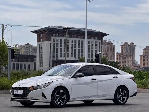 Hyundai Elantra 2023