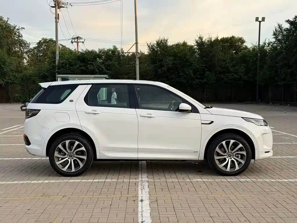 Land Rover Discovery Sport Hybrid 2021