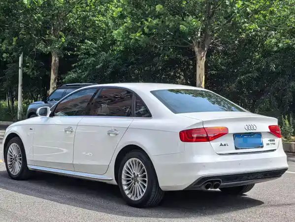 Audi A4L 2016
