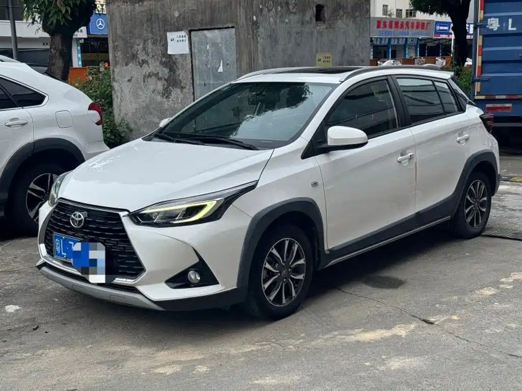 Toyota Yaris L 2020 — фото 1