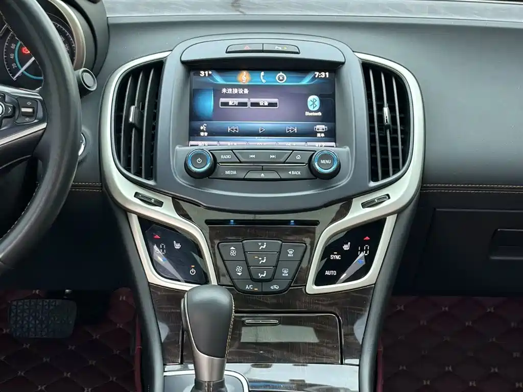 Buick LaCrosse 2015 — фото 17