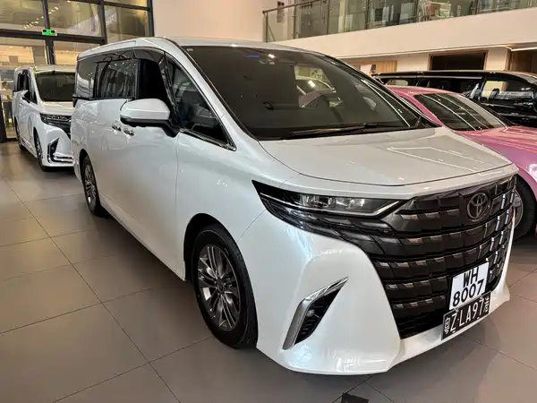 Toyota Alphard 2025