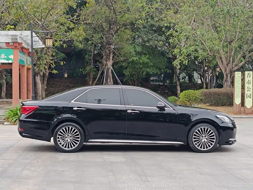 Toyota Crown 2018 — фото 19