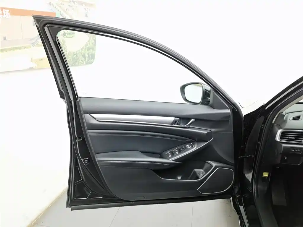 Honda Accord 2022 — фото 8