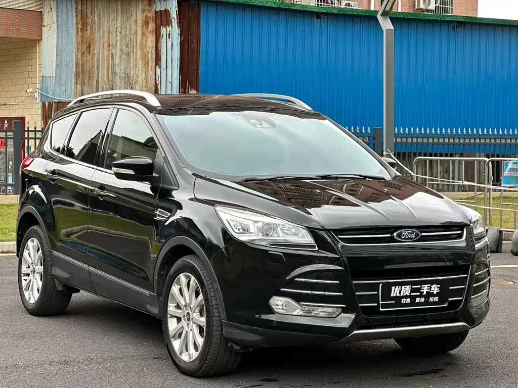 Ford Kuga 2015 — фото 3