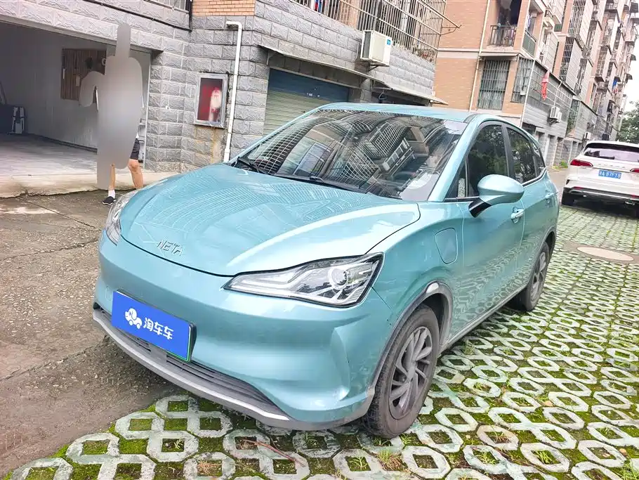 Neta V 2022