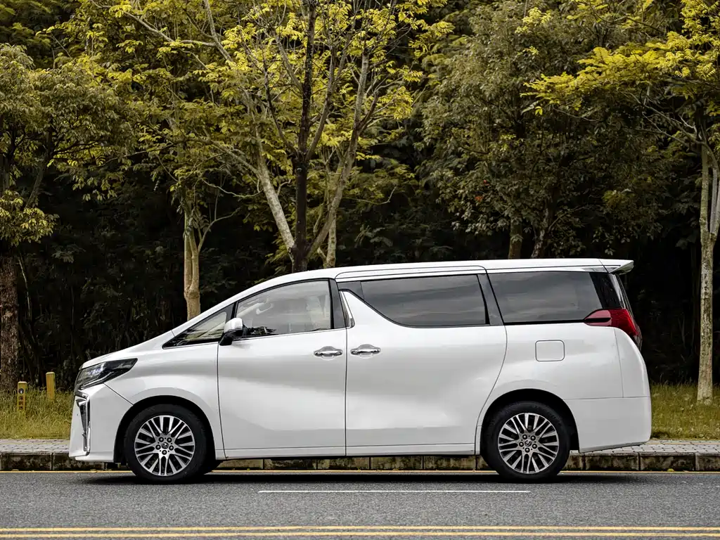 Toyota Alphard 2015