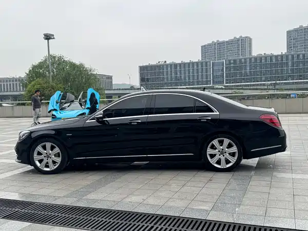 Mercedes-Benz S-Class 2020