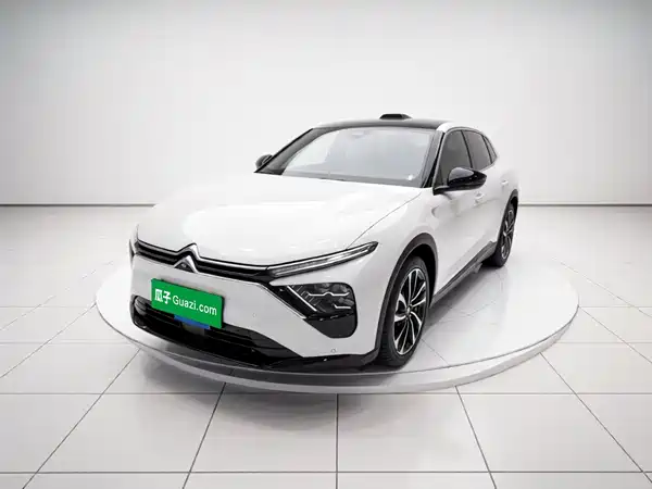 Citroën Versailles C5 X 2025