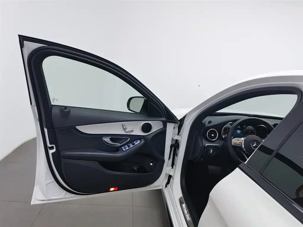 Mercedes-Benz C-Class 2020 — фото 8