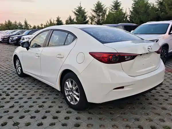 Mazda 3 Axela 2016