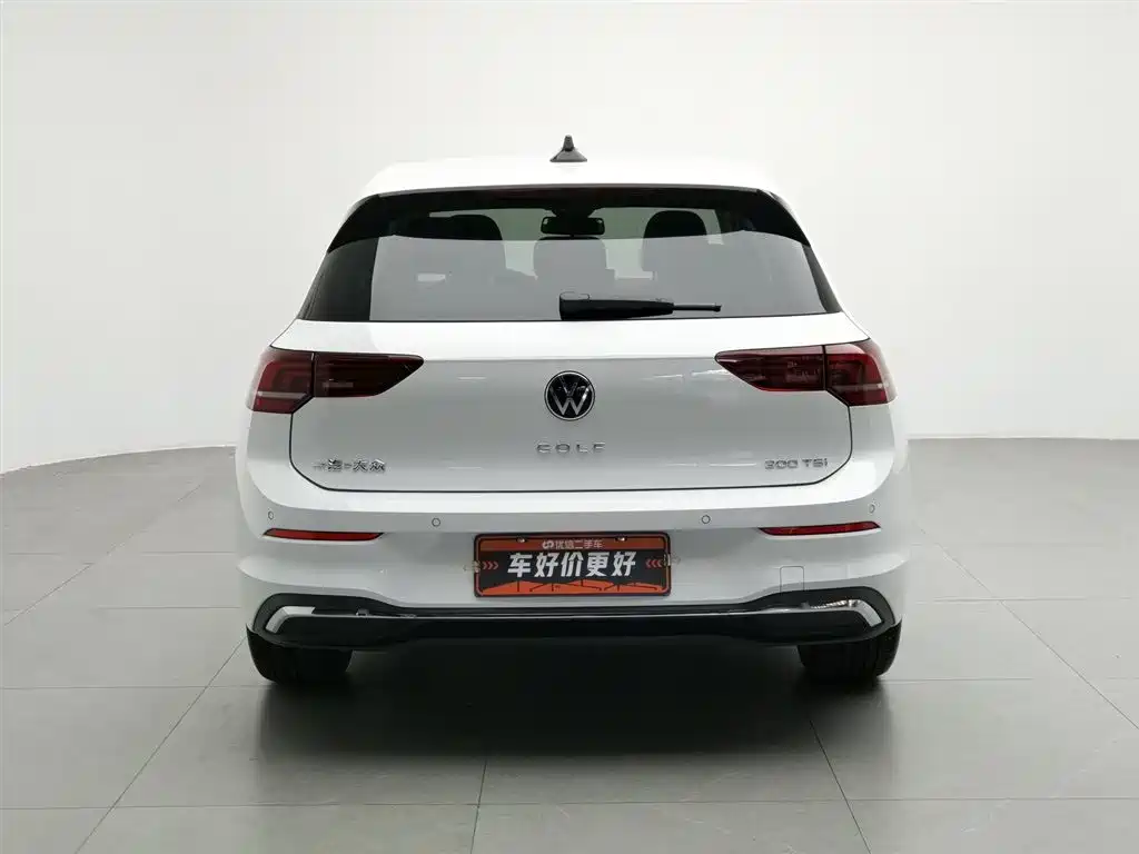 Volkswagen Golf 2025