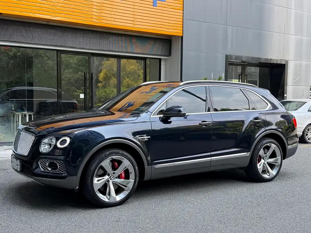 Bentley Bentayga 2018 — фото 3