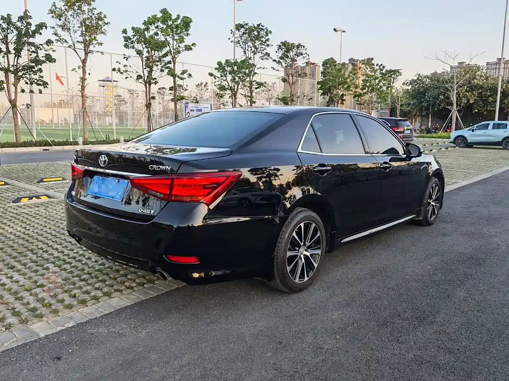 Toyota Crown 2019 — фото 4