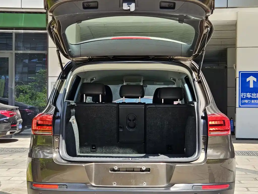Volkswagen Tiguan 2014 — фото 11