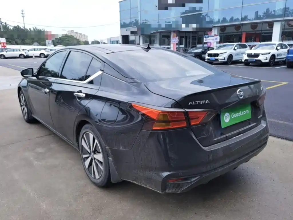 Nissan Teana 2022