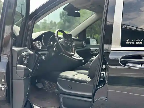 Mercedes-Benz V-Class 2021