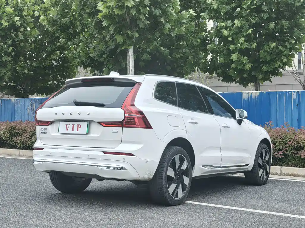 Volvo XC60 PHEV 2024 — фото 9