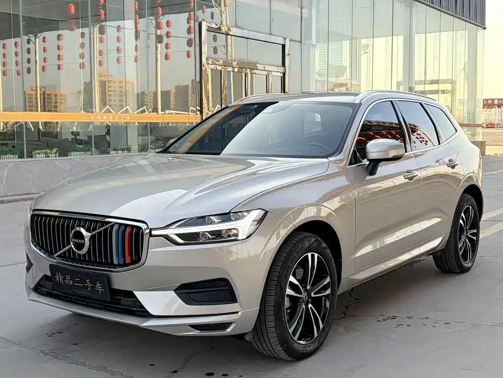 Volvo XC60 2018 — фото 1