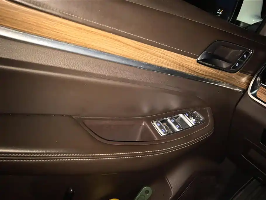 Roewe RX8 2018