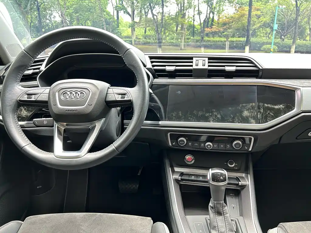 Audi Q3 2022 — фото 12