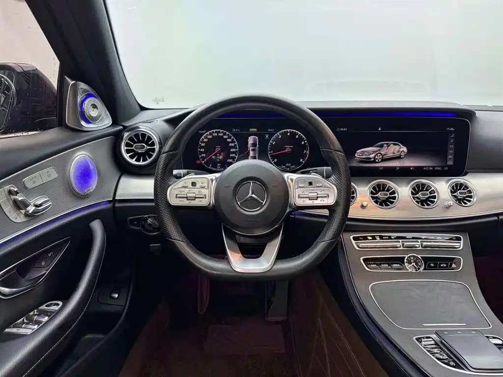 Mercedes-Benz E-Class 2019 — фото 15