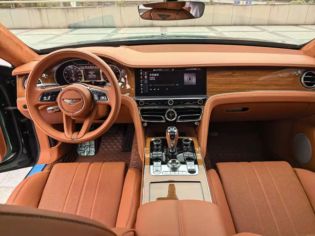Bentley Flying Spur 2022 — фото 15
