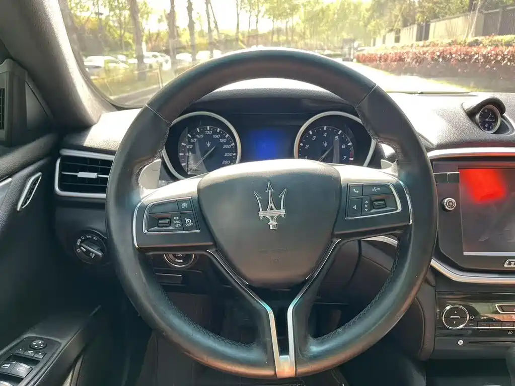 Maserati Ghibli 2015 — фото 7