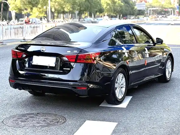 Nissan Teana 2022