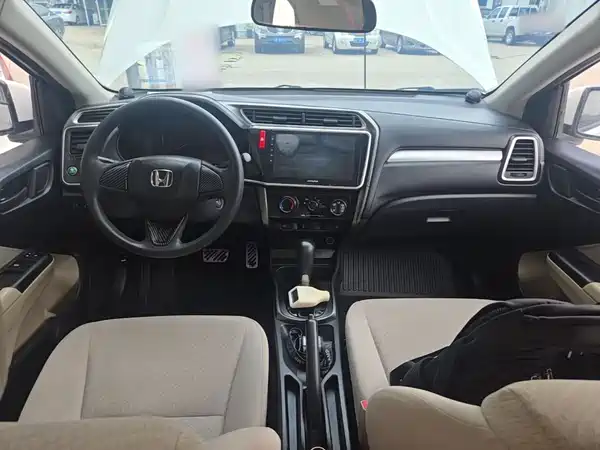 Honda Greiz 2016