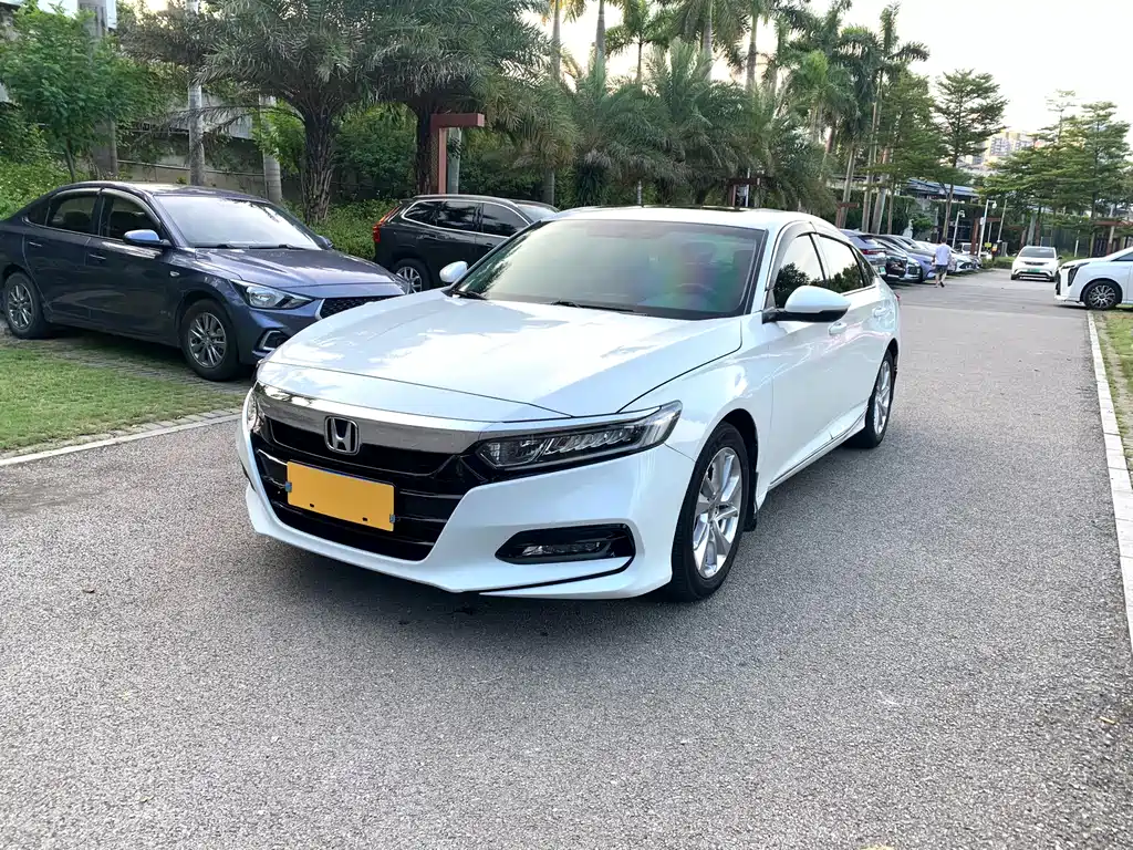 Honda Accord 2020 — фото 1