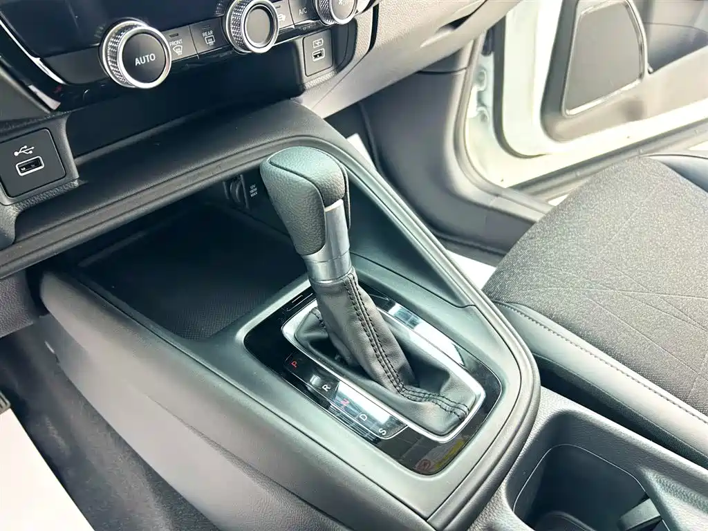 Honda Vezel 2023 — фото 12