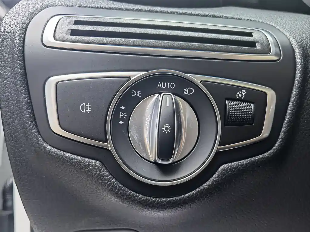 Mercedes-Benz C-Class 2020 — фото 13