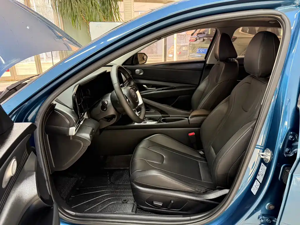 Hyundai Elantra 2022 — фото 16