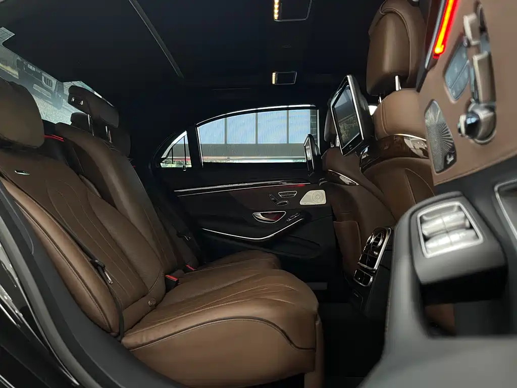 Mercedes-Benz S-Class AMG 2016 — фото 27