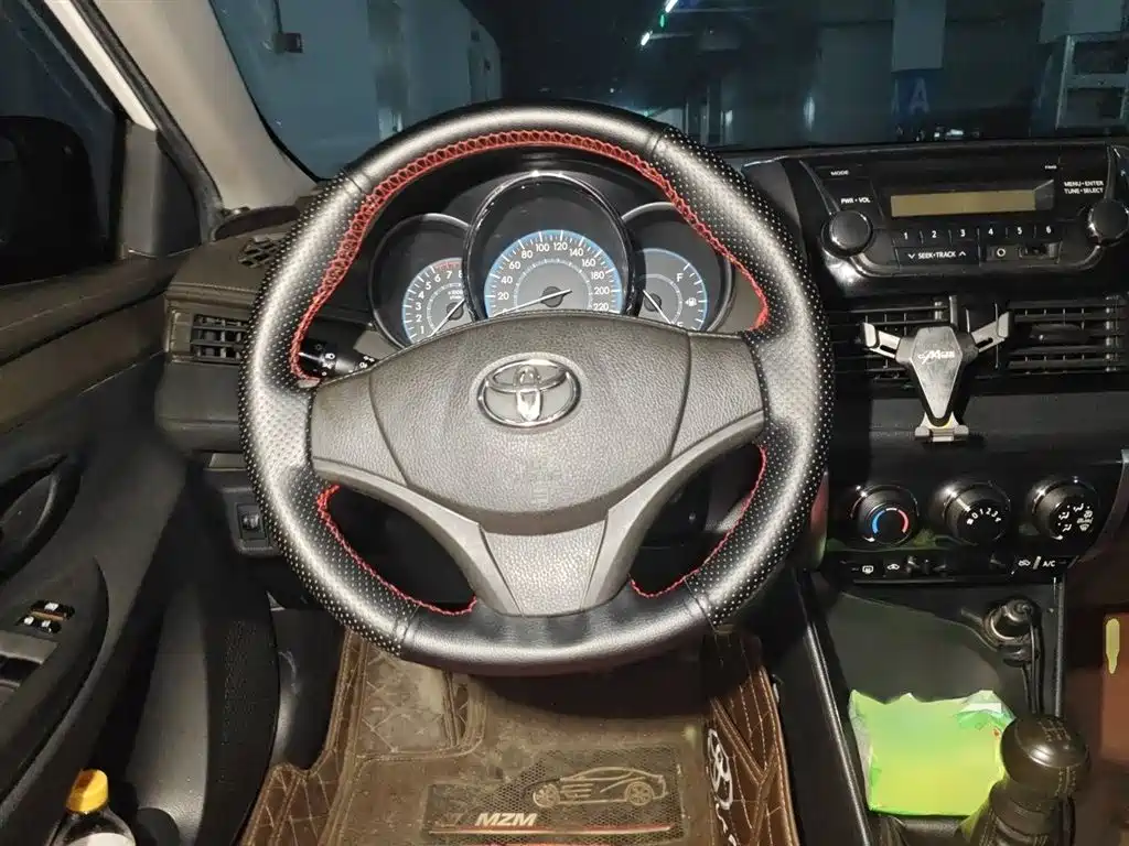 Toyota Vios 2015 — фото 3