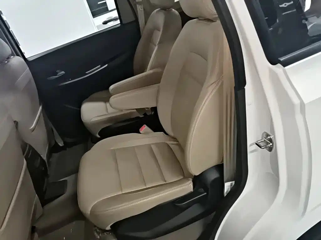 Wuling Hongguang 2019 — фото 17