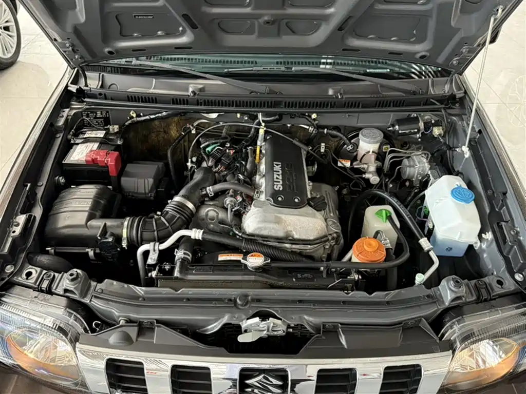 Suzuki Jimny 2018 — фото 17