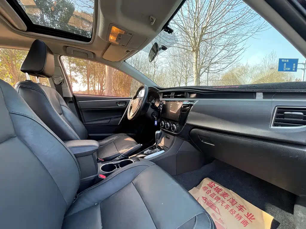 Toyota Corolla 2017 — фото 10