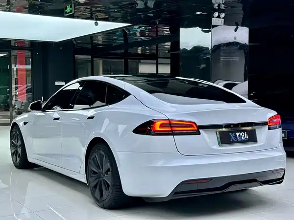 Tesla Model S 2023